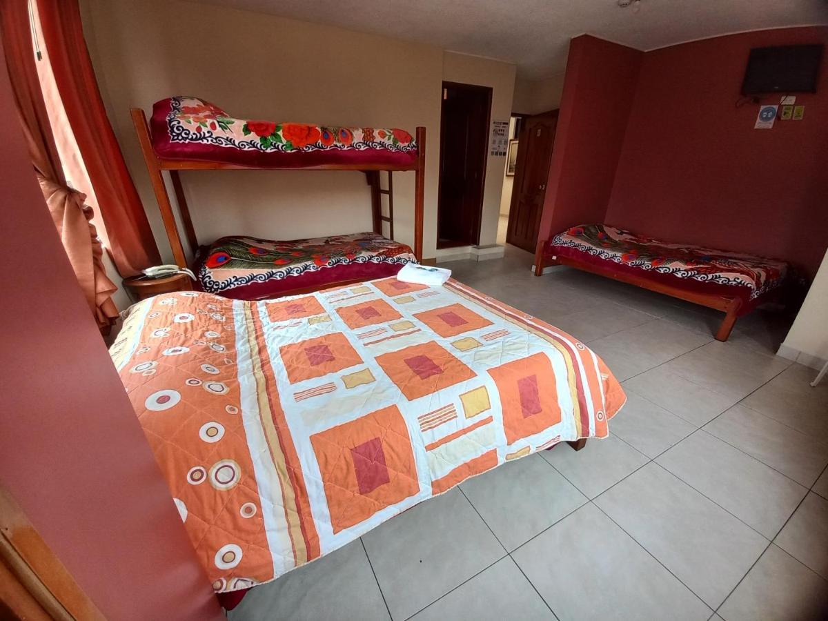 Hostal Oro Orense กีโต ภายนอก รูปภาพ
