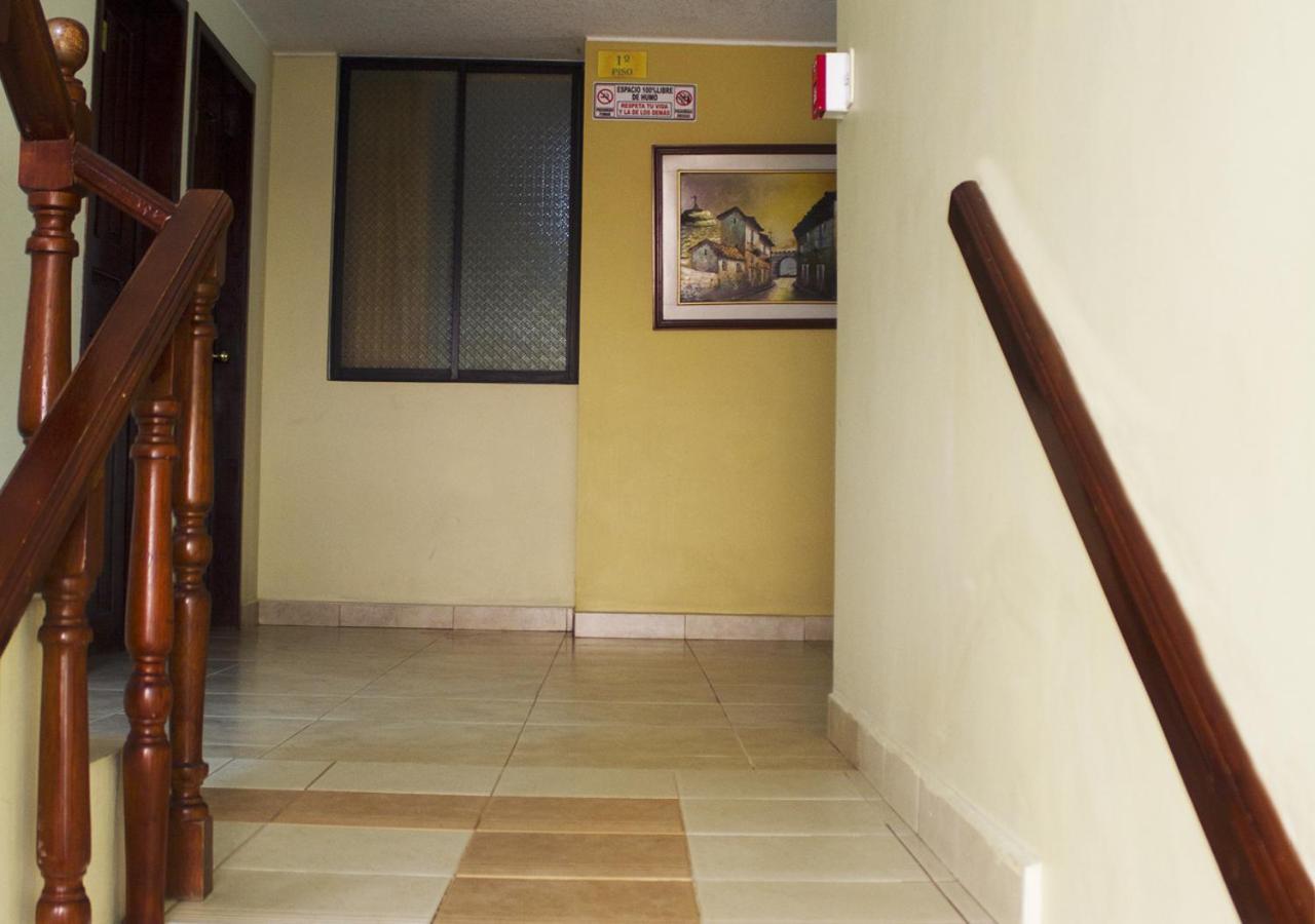 Hostal Oro Orense กีโต ภายนอก รูปภาพ
