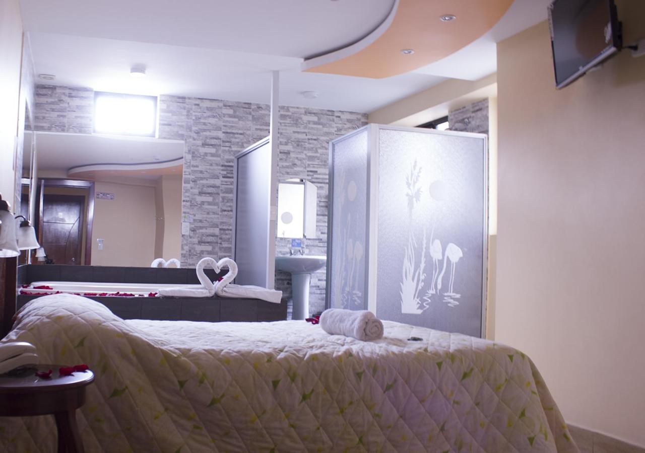 Hostal Oro Orense กีโต ภายนอก รูปภาพ